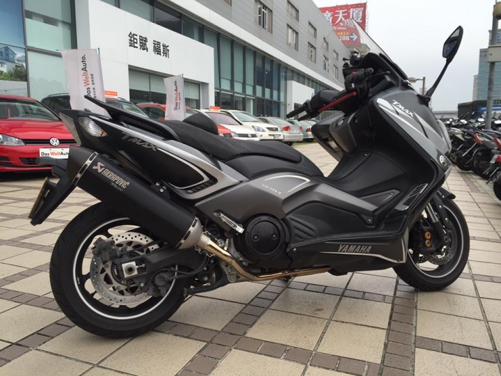 T-MAX 530 AKRAPOVIC 原廠認證雷雕黑蠍 翻新整理