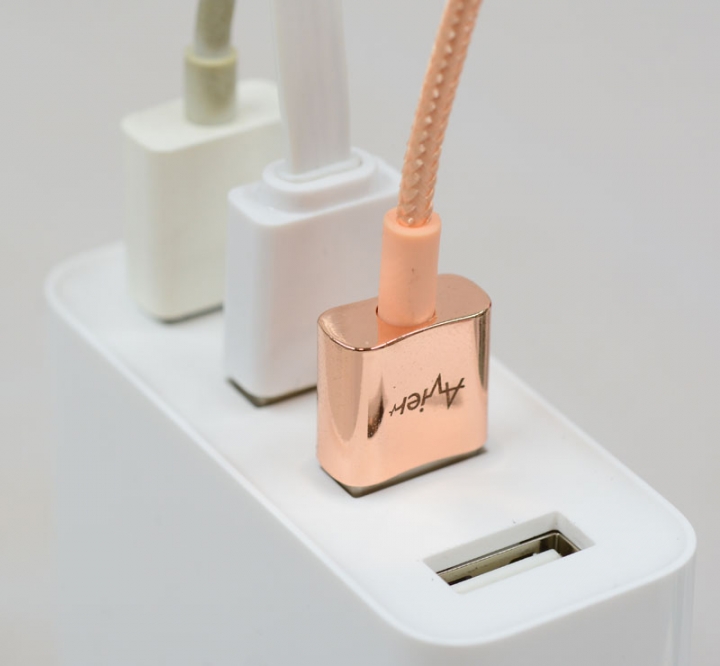 帝聞DVE代工的小米USB充電器四埠版CDQ01ZM簡介測試
