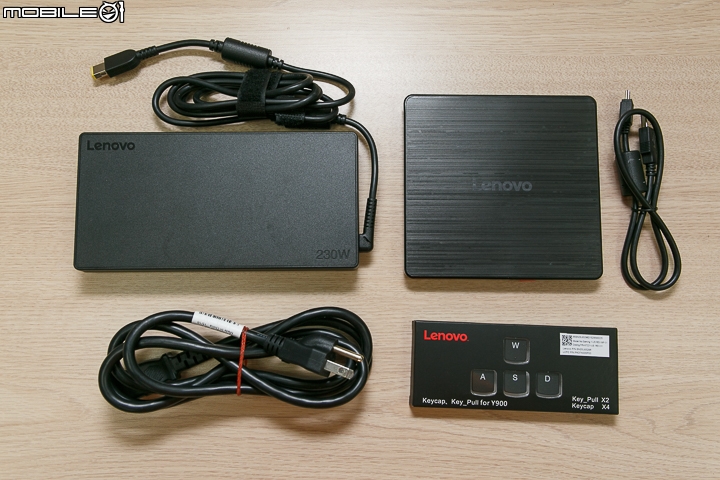 具備單鍵超頻與多彩機械鍵盤的 Lenovo IdeaPad Y900