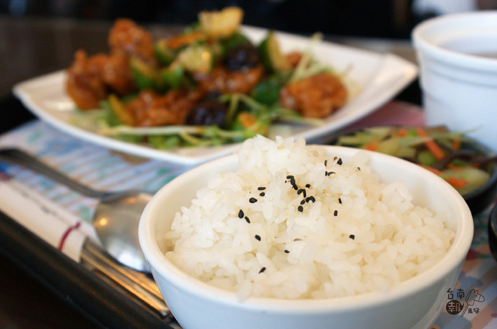【吃】【台南美食餐廳】米樂咖啡簡餐|炸物免費兌換!魚比手掌大的私房料理超好吃!