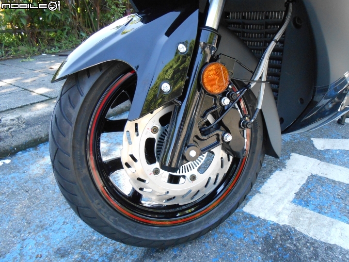 GTS 300i ABS sport 消光黑之不專業開箱 (文多圖多,傷眼請見諒)