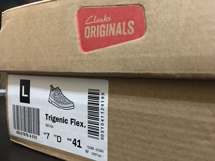 颱風過後的開箱 Clarks Trigenic Flex 全白、老鼠灰 女鞋 多色、多款、多圖 一次開完