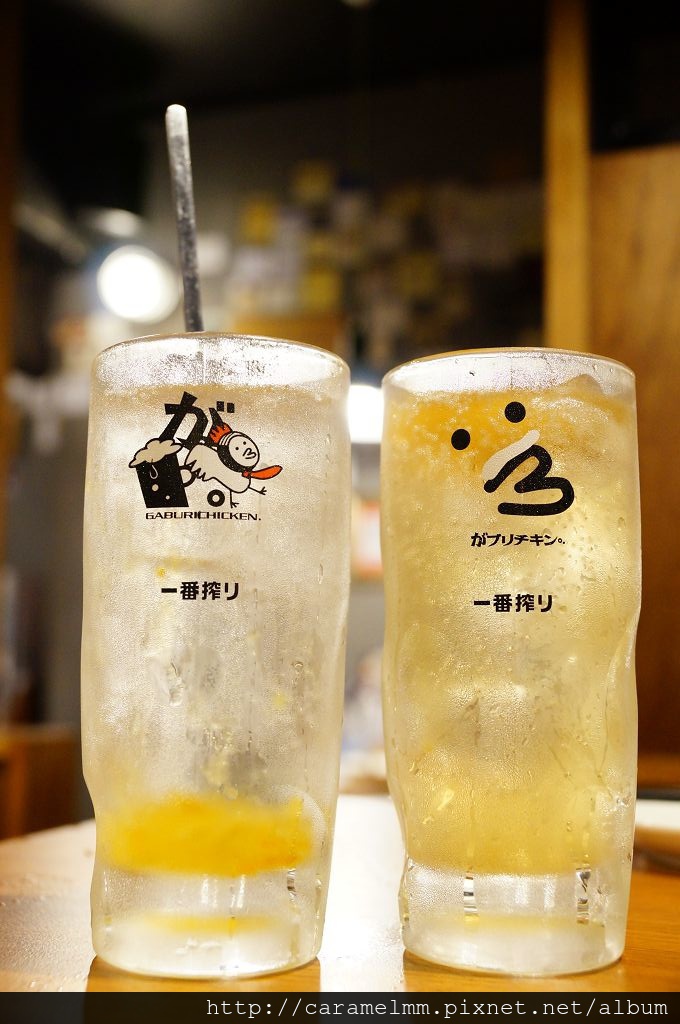 【台北大安】卡布里炸雞 大大大滿足套餐 必點推薦 多樣菜點一次滿足 不僅超值也優質!香酥薄脆粉衣搭配大噴汁炸雞 吮指回味啊!東區/大安路/忠孝復興捷運