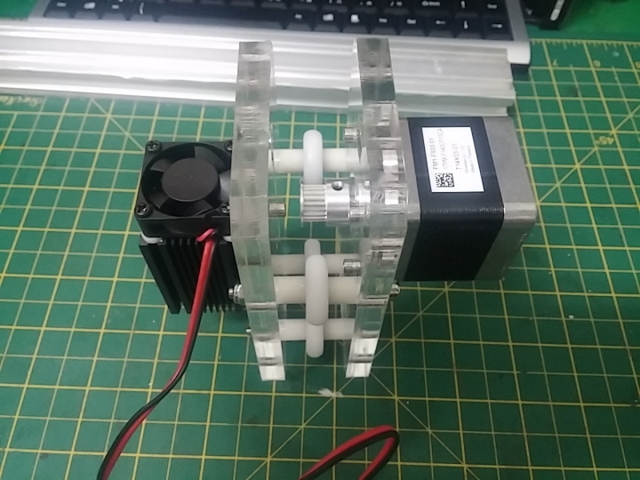 DIY組裝小功率桌上雷射雕刻機(圖多)