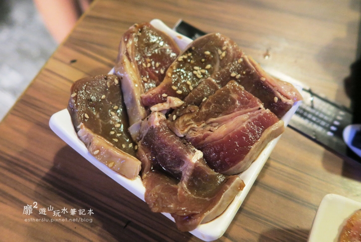 土城~燒肉眾 精緻炭火燒肉吃到飽(土城店)