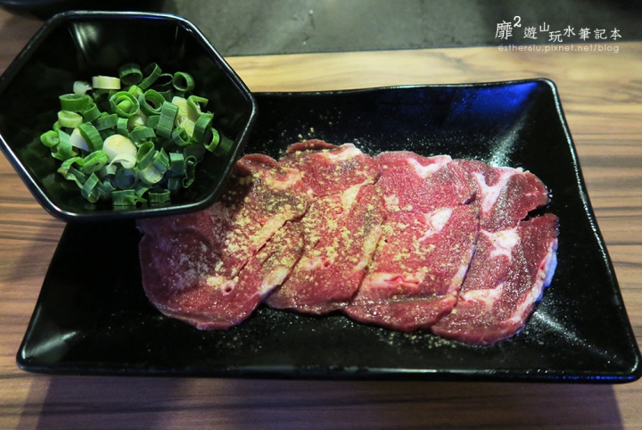 土城~燒肉眾 精緻炭火燒肉吃到飽(土城店)