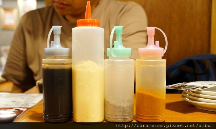【台北大安】卡布里炸雞 大大大滿足套餐 必點推薦 多樣菜點一次滿足 不僅超值也優質!香酥薄脆粉衣搭配大噴汁炸雞 吮指回味啊!東區/大安路/忠孝復興捷運