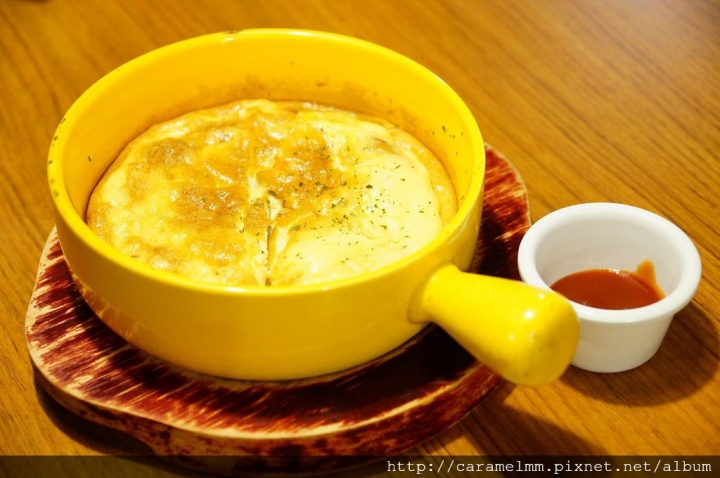【台北大安】卡布里炸雞 大大大滿足套餐 必點推薦 多樣菜點一次滿足 不僅超值也優質!香酥薄脆粉衣搭配大噴汁炸雞 吮指回味啊!東區/大安路/忠孝復興捷運