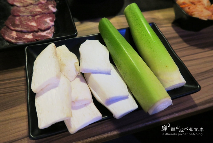 土城~燒肉眾 精緻炭火燒肉吃到飽(土城店)