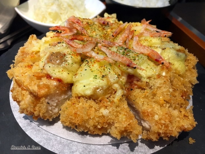 『品田牧場-南京東店』非吃不可的櫻花蝦披薩豬排&章魚燒豬排(捷運松江南京站)