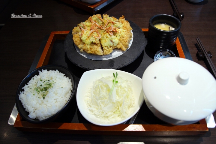 『品田牧場-南京東店』非吃不可的櫻花蝦披薩豬排&章魚燒豬排(捷運松江南京站)