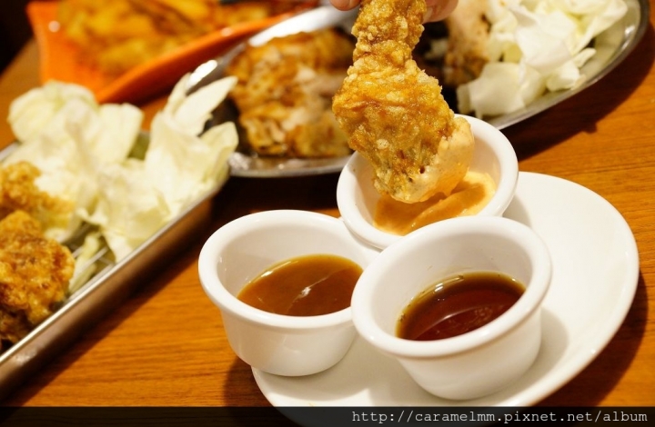 【台北大安】卡布里炸雞 大大大滿足套餐 必點推薦 多樣菜點一次滿足 不僅超值也優質!香酥薄脆粉衣搭配大噴汁炸雞 吮指回味啊!東區/大安路/忠孝復興捷運