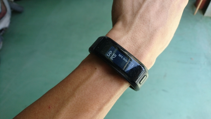 【試用】完美融入"心"生活 | Garmin vívosmart® HR(一卡通版)