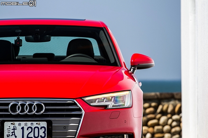 盡顯成熟魅力 Audi A4 45 TFSI quattro