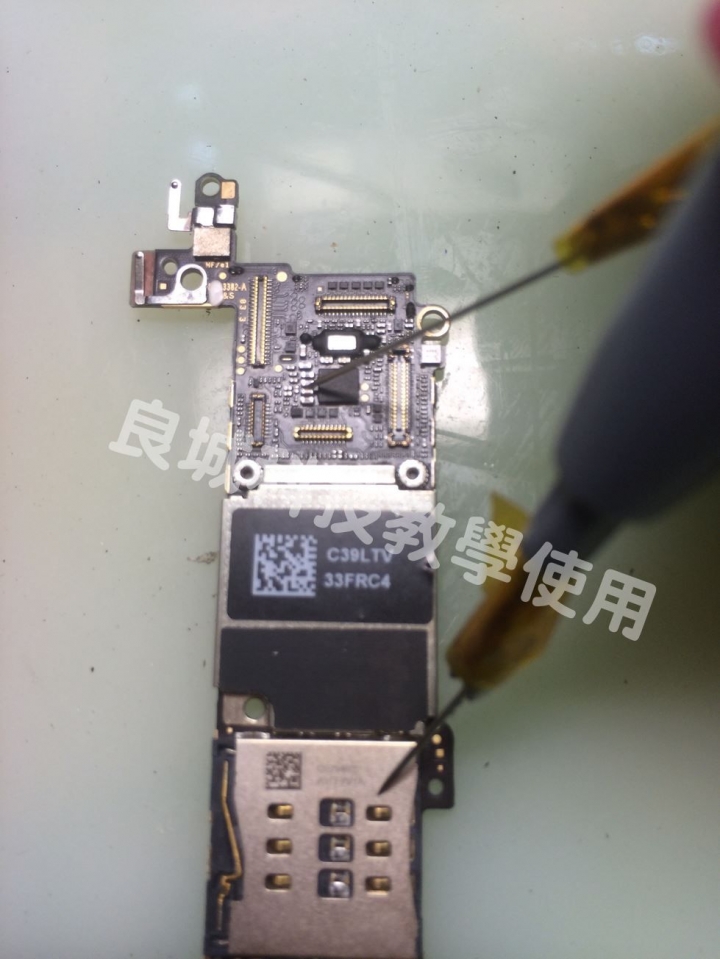 I Phone 5S 五馬分屍(不專業維修分享)