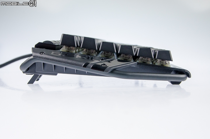 炫光設計 鍵指如飛 G.Skill RIPJAWS KM780 RGB鍵盤與MX780滑鼠試用