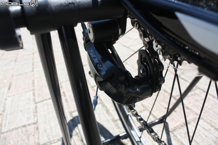 2017 GIANT Contend 1 黑/白 開箱分享