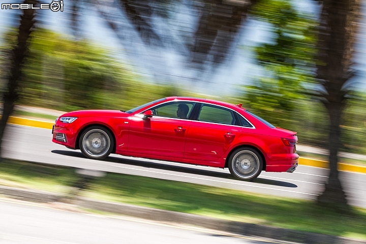盡顯成熟魅力 Audi A4 45 TFSI quattro
