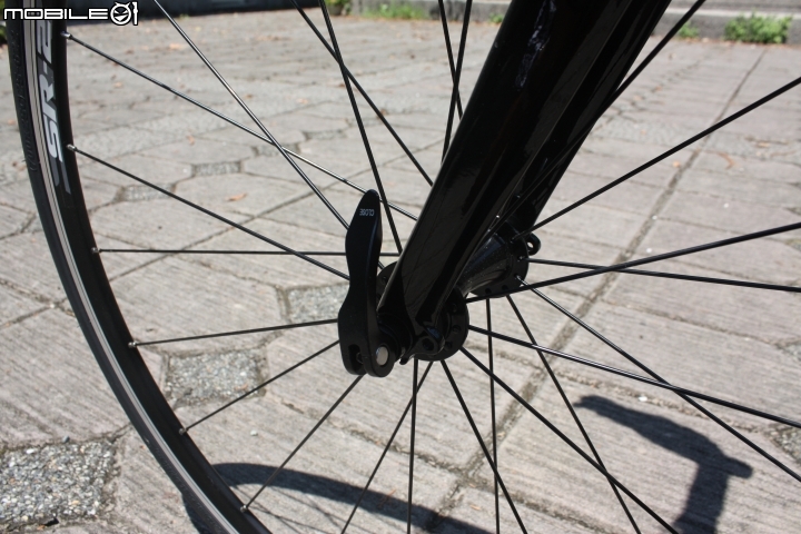 2017 GIANT Contend 1 黑/白 開箱分享