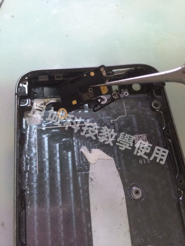I Phone 5S 五馬分屍(不專業維修分享)