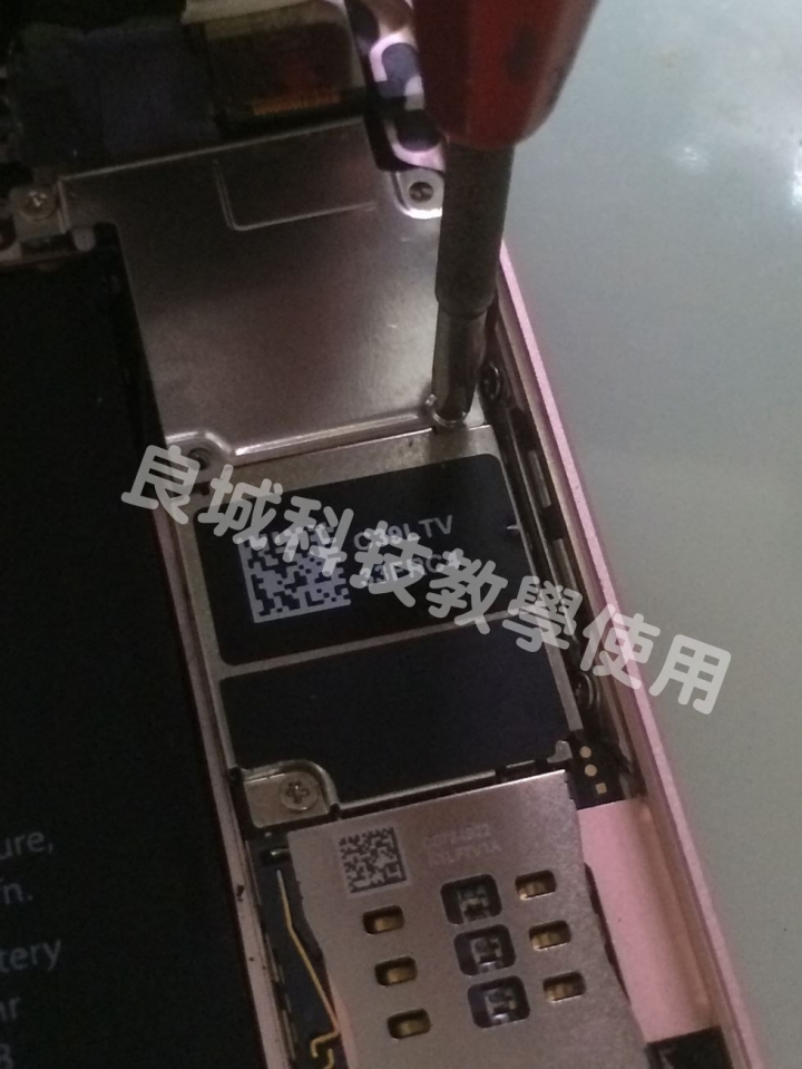 I Phone 5S 五馬分屍(不專業維修分享)