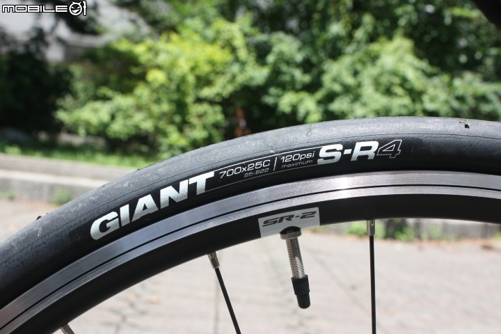 2017 GIANT Contend 1 黑/白 開箱分享