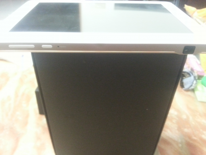 {開箱}不專業之簡易開箱文 瑋台科技平板投影機