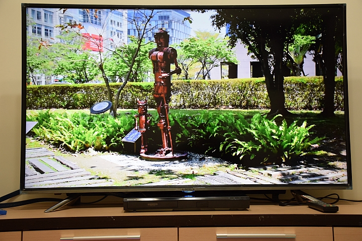 UHD disc player 與 BenQ 50IZ7500 絕妙搭配體驗 4K 完美呈現