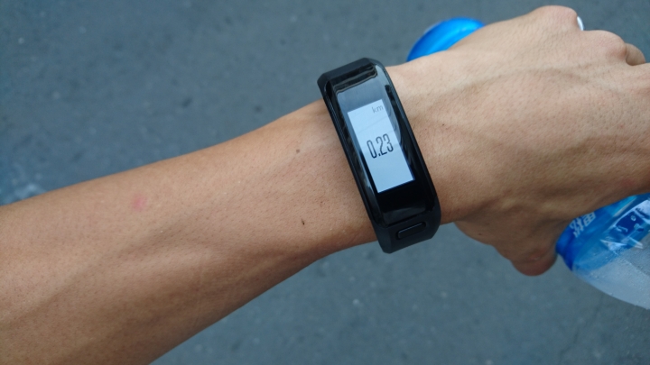 【試用】完美融入"心"生活 | Garmin vívosmart® HR(一卡通版)