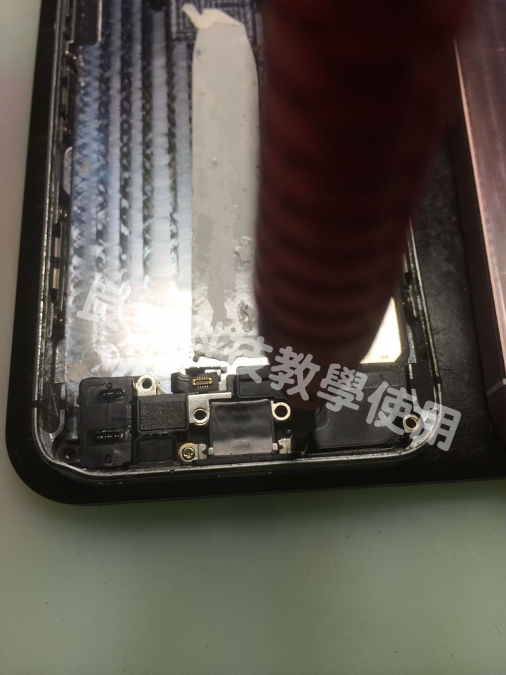 I Phone 5S 五馬分屍(不專業維修分享)
