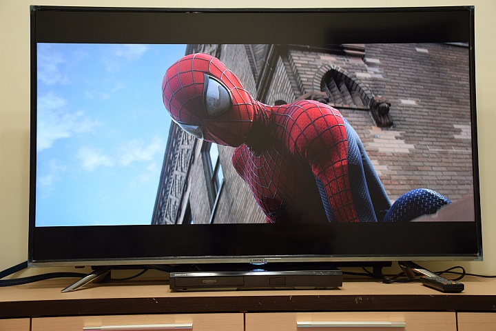 UHD disc player 與 BenQ 50IZ7500 絕妙搭配體驗 4K 完美呈現