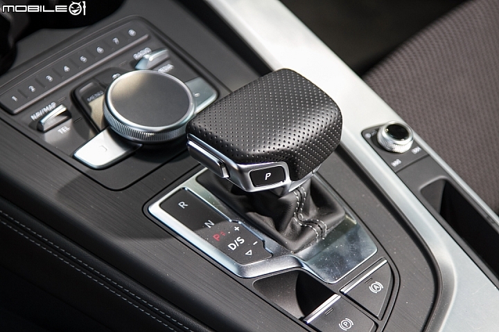 盡顯成熟魅力 Audi A4 45 TFSI quattro