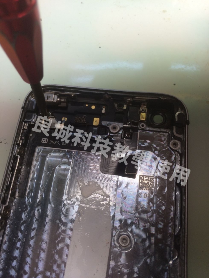 I Phone 5S 五馬分屍(不專業維修分享)