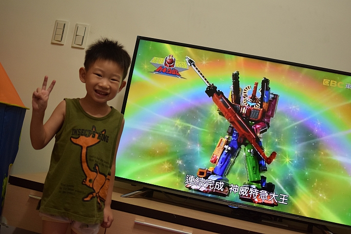 UHD disc player 與 BenQ 50IZ7500 絕妙搭配體驗 4K 完美呈現