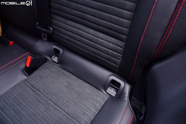 帥勁上身 強化均衡特質 M.Benz A180 AMG Line