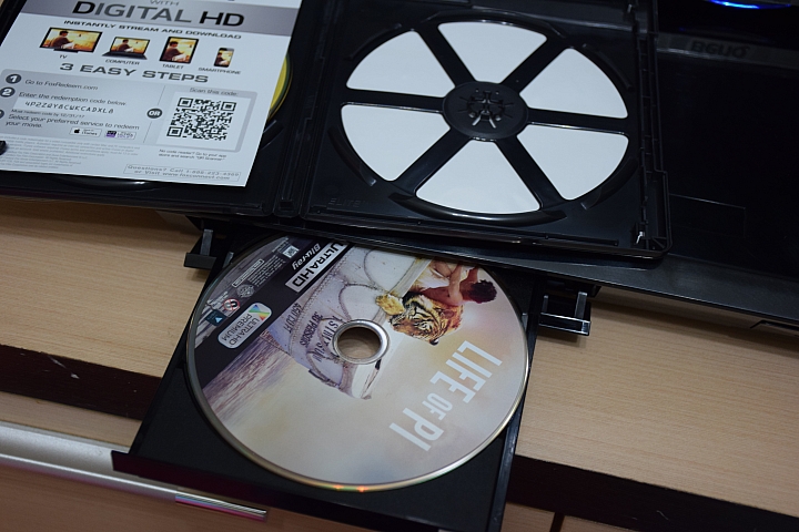 UHD disc player 與 BenQ 50IZ7500 絕妙搭配體驗 4K 完美呈現