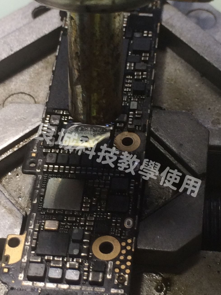 I Phone 5S 五馬分屍(不專業維修分享)