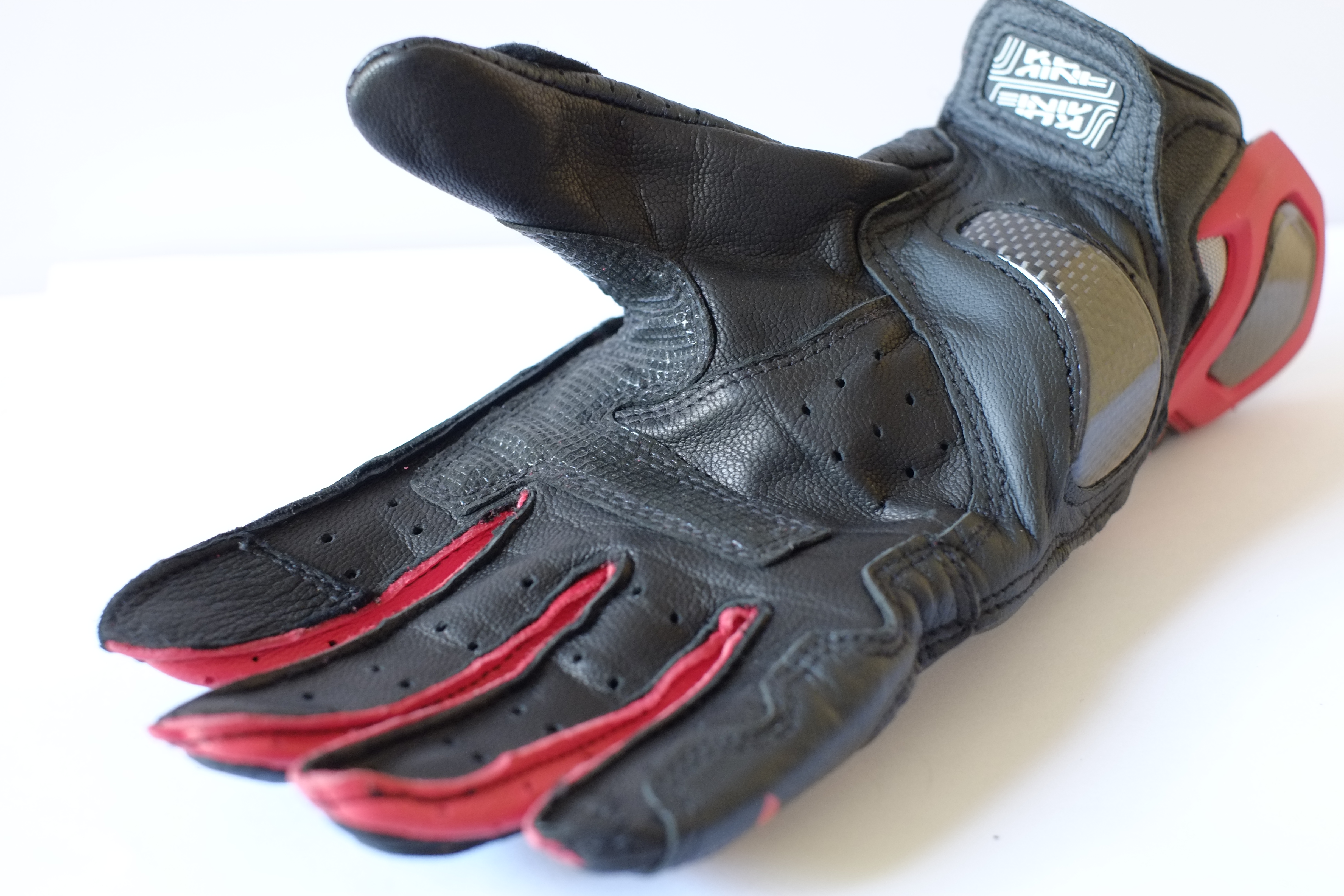 開箱分享 夏季短皮質手套 Komine GK-170之騎車不要滑手機