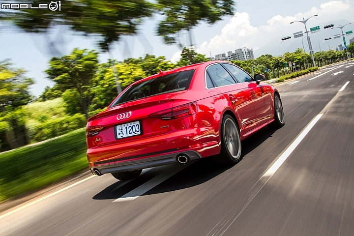 盡顯成熟魅力 Audi A4 45 TFSI quattro