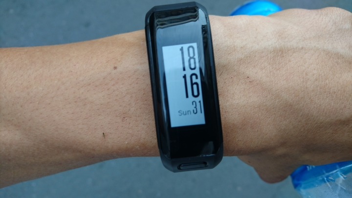 【試用】完美融入"心"生活 | Garmin vívosmart® HR(一卡通版)