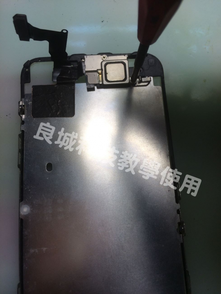 I Phone 5S 五馬分屍(不專業維修分享)