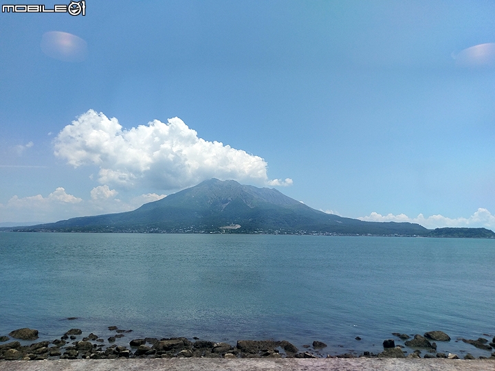 搭上復古的JR隼人之風號 沿途觀賞櫻島火山