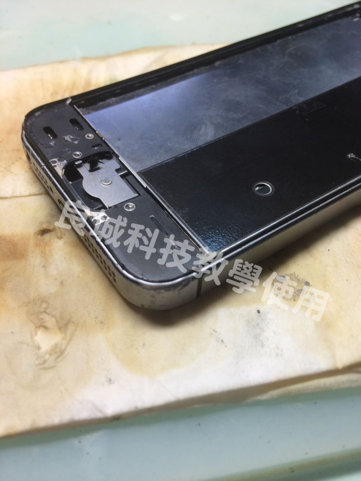 I Phone 5S 五馬分屍(不專業維修分享)