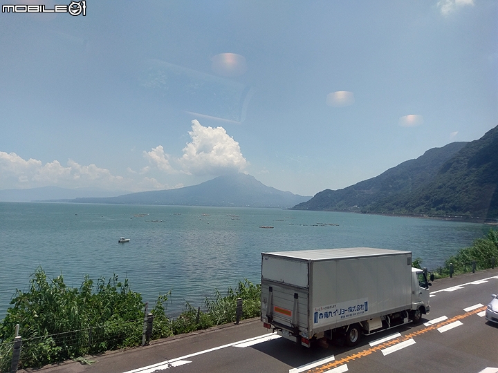 搭上復古的JR隼人之風號 沿途觀賞櫻島火山