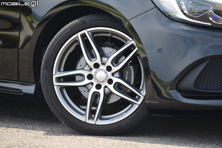 帥勁上身 強化均衡特質 M.Benz A180 AMG Line