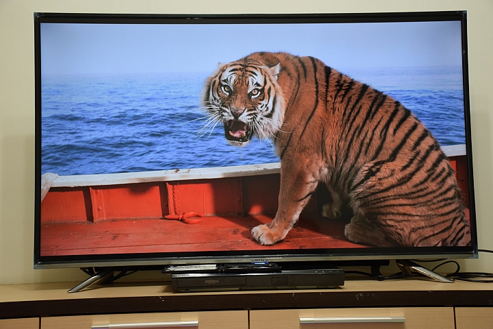 UHD disc player 與 BenQ 50IZ7500 絕妙搭配體驗 4K 完美呈現