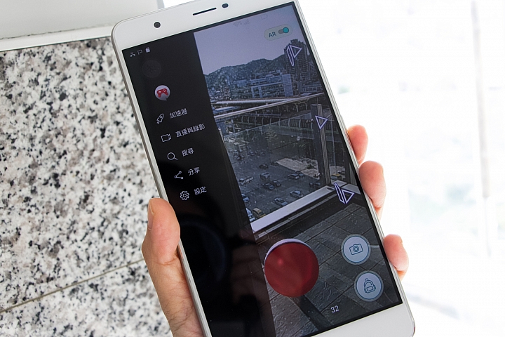 ASUS大螢幕ZenFone 3 Ultra 突出的影音體驗
