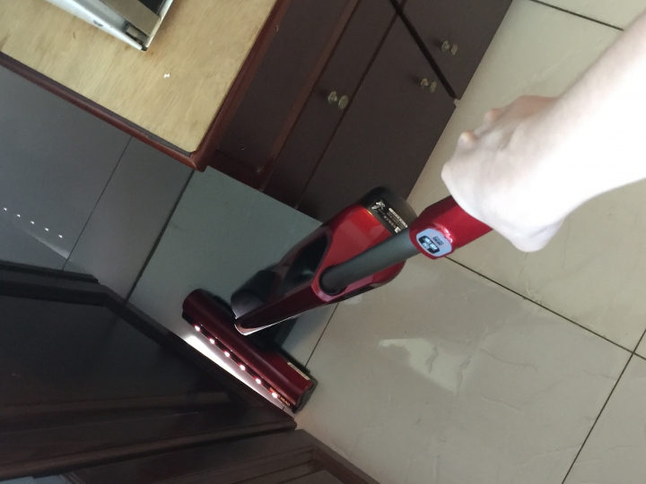 手持式吸塵器Hitachi VS Dyson 心得比較