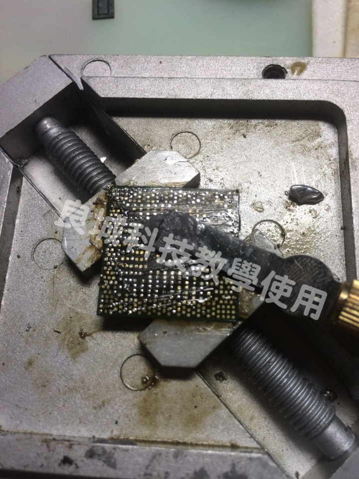 I Phone 5S 五馬分屍(不專業維修分享)