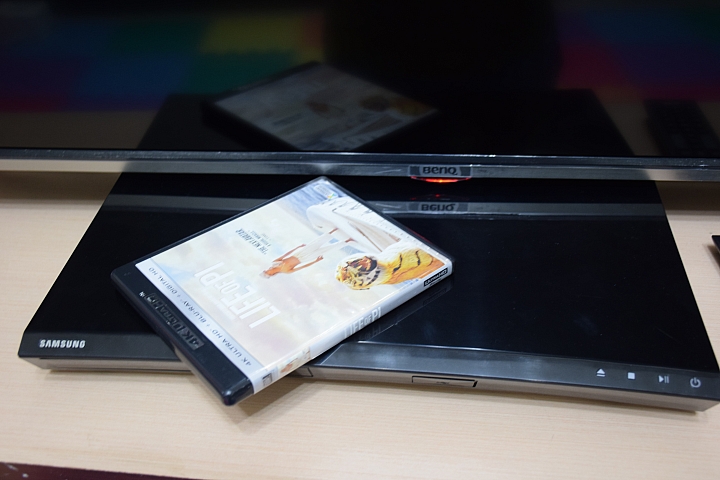 UHD disc player 與 BenQ 50IZ7500 絕妙搭配體驗 4K 完美呈現